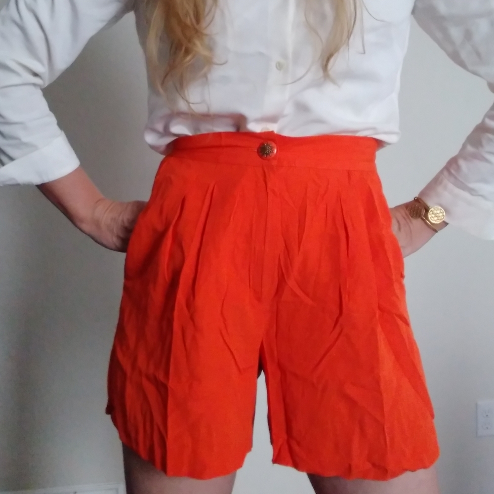 Vintage bright orange shorts 🍊